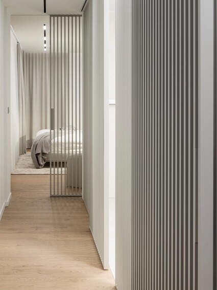 Někdy stačí jeden pohyb a interiér se úplně přepne. Dveře&nbsp;&hellip;