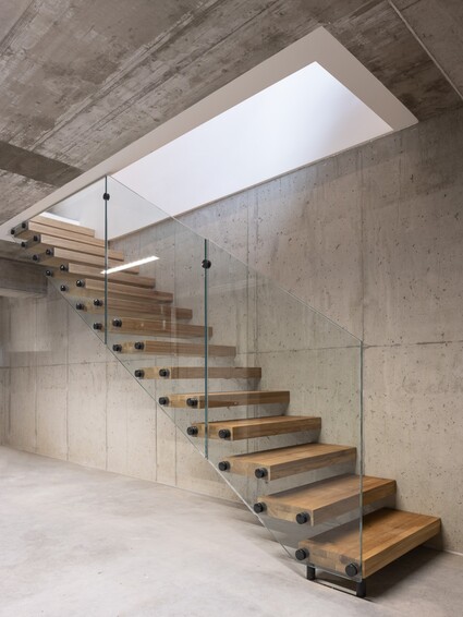 Beton. Masivní dřevo. Minimalismus. Příroda. Čtyři prvky,&nbsp;&hellip;