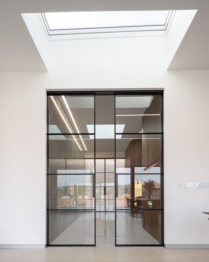 Když design má rozum i smysl. Dveře Idealine v sobě spojují …