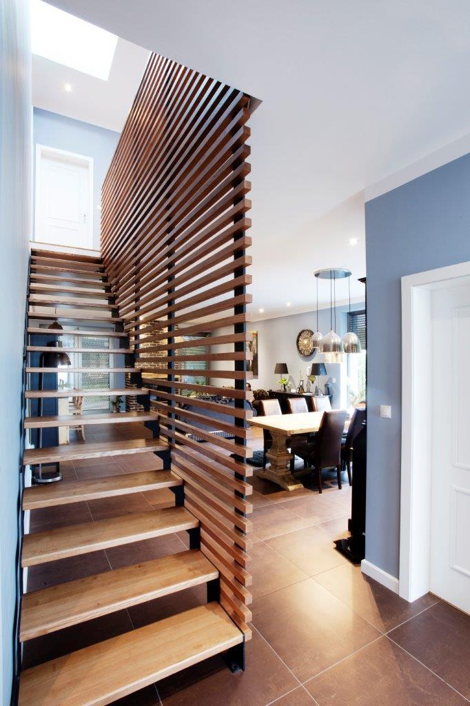 Schodiště Laser s atypickým zábradlím